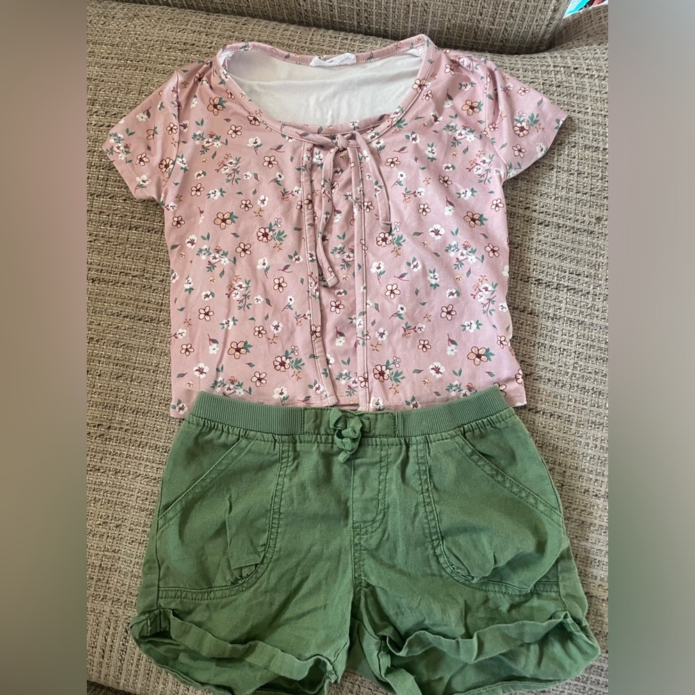 Girls outfit shorts and top